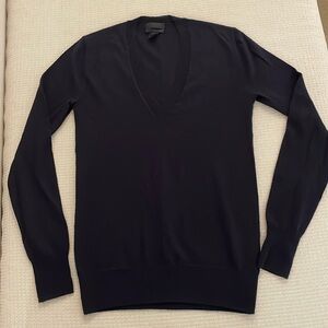 NWT J crew V neck light cashmere sweater XXS Navy